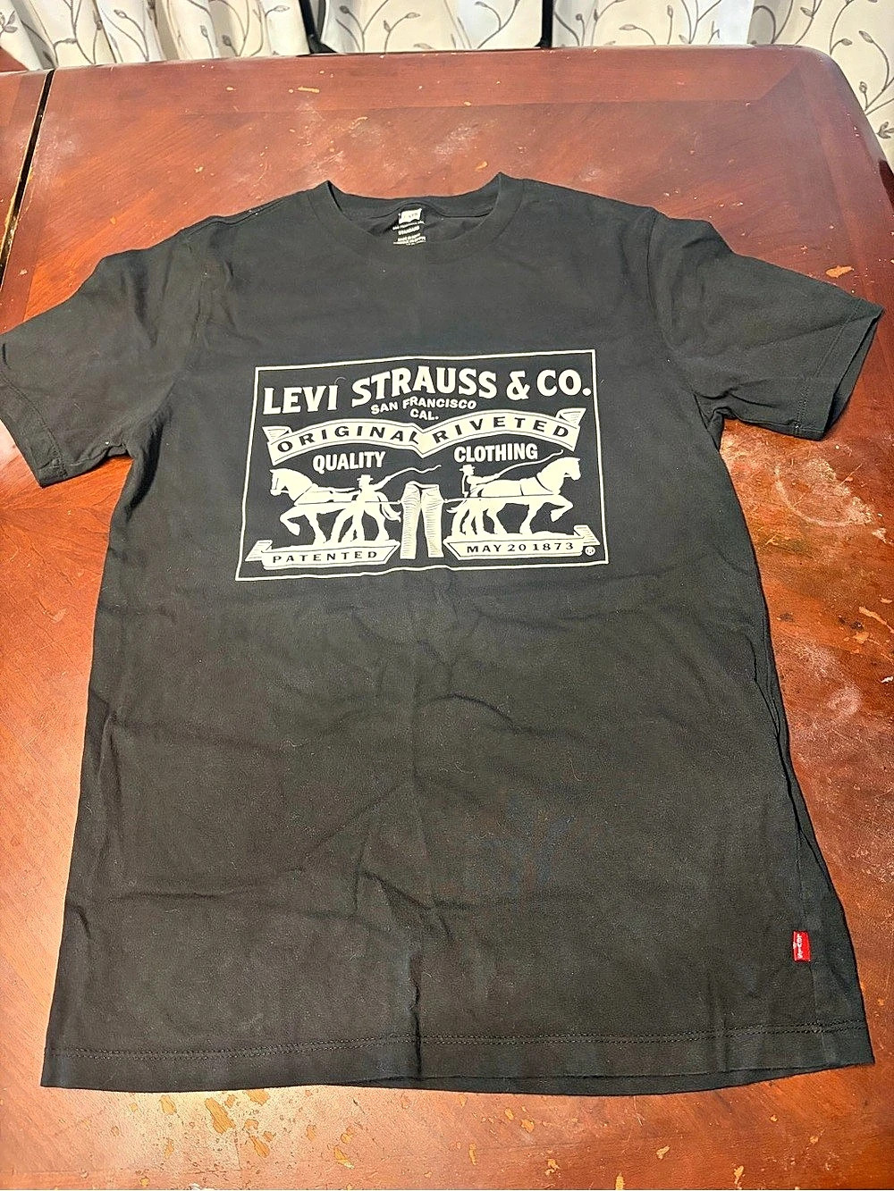 Levi's Standard Classic Graphic T-Shirt Black Size Small